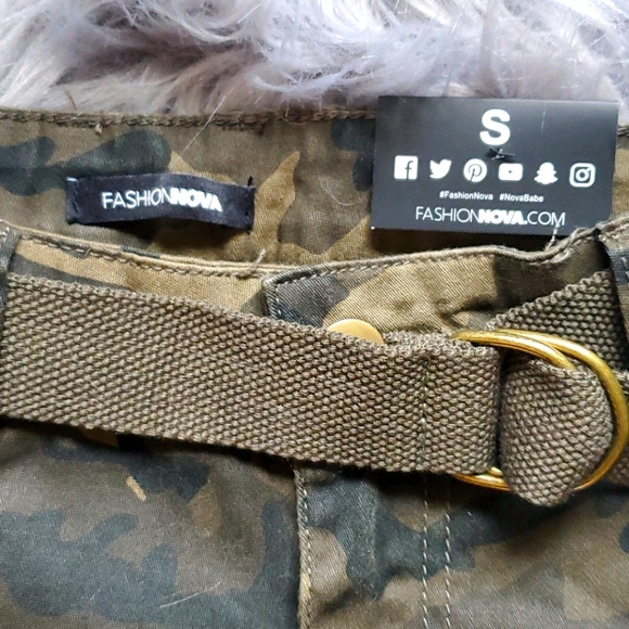 Camo Joggers - Picture 3 of 4